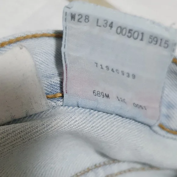 Vintage High Waisted 90s Levi's 501 Denim Shorts - Picture 6 of 6